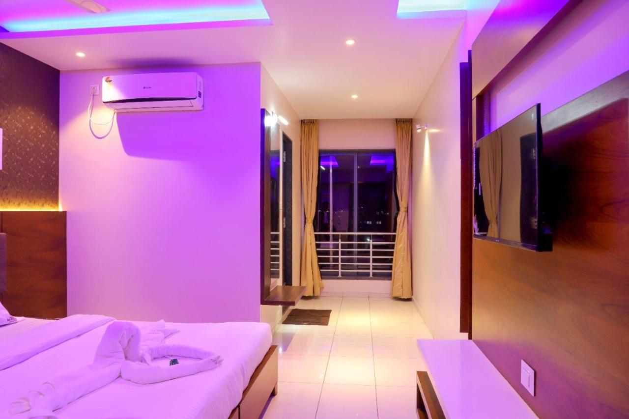 Hotel Ravikiran Kolhápur Kültér fotó